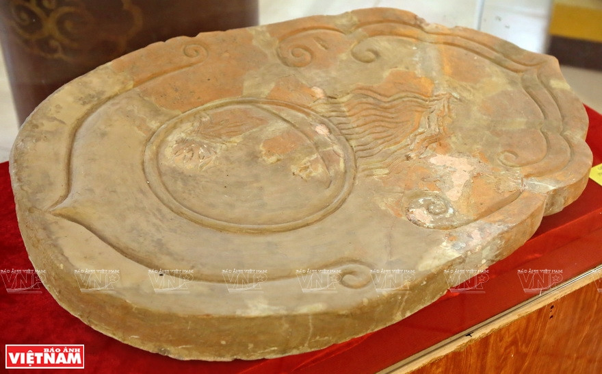 蓝京国家级特殊历史遗迹区的博物馆展出的古物。图自《越南画报》