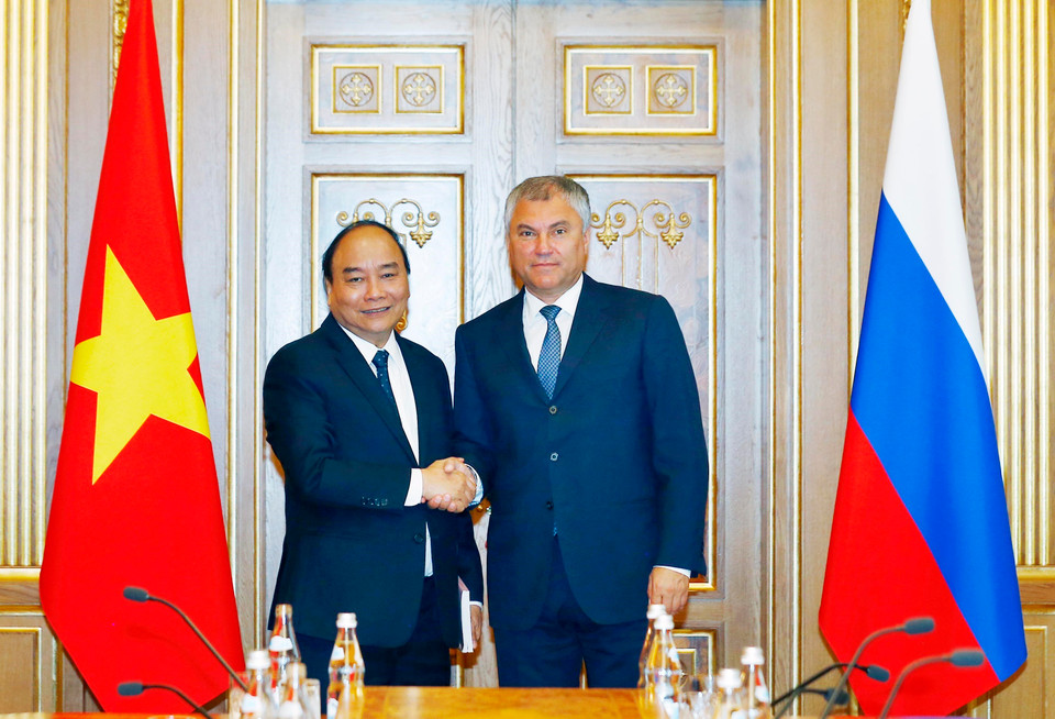 越南政府总理阮春福会见俄罗斯国家杜马主席维亚切斯拉夫•维克托维奇•沃洛金。图自越通社
