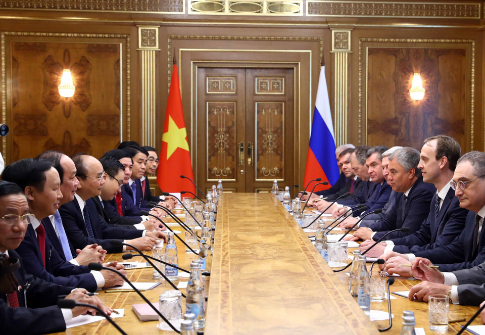 越南政府总理阮春福会见俄罗斯国家杜马主席维亚切斯拉夫•维克托维奇•沃洛金。图自越通社