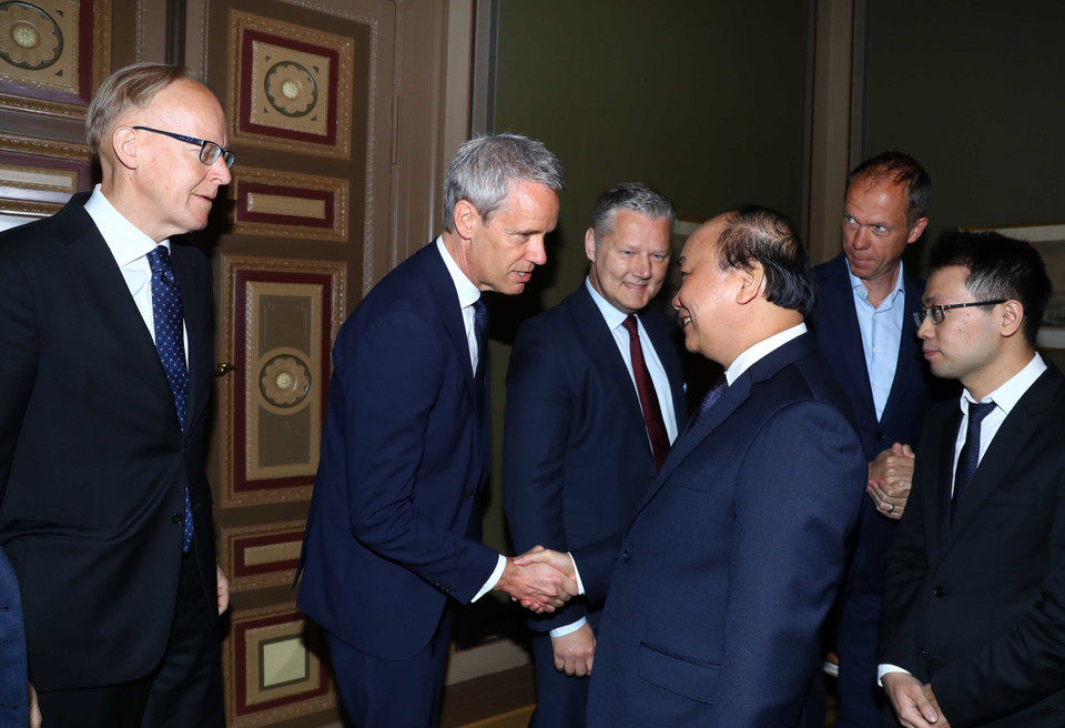 越南政府总理阮春福与瑞典大型集团领导会面。图自越通社
