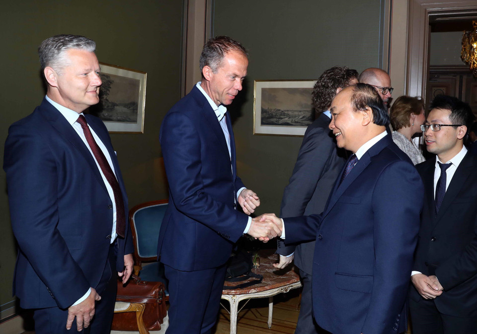 越南政府总理阮春福与瑞典大型集团领导会面。图自越通社