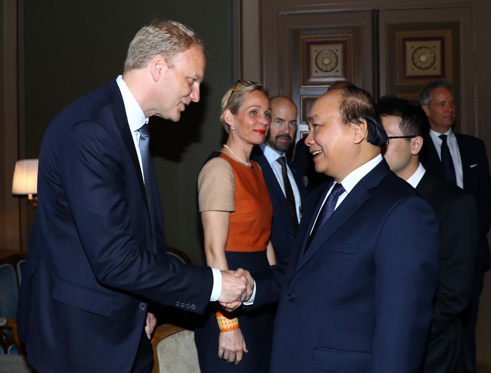 越南政府总理阮春福与瑞典大型集团领导会面。图自越通社