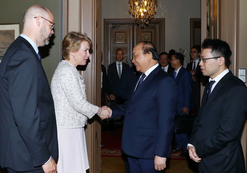 越南政府总理阮春福与瑞典大型集团领导会面。图自越通社