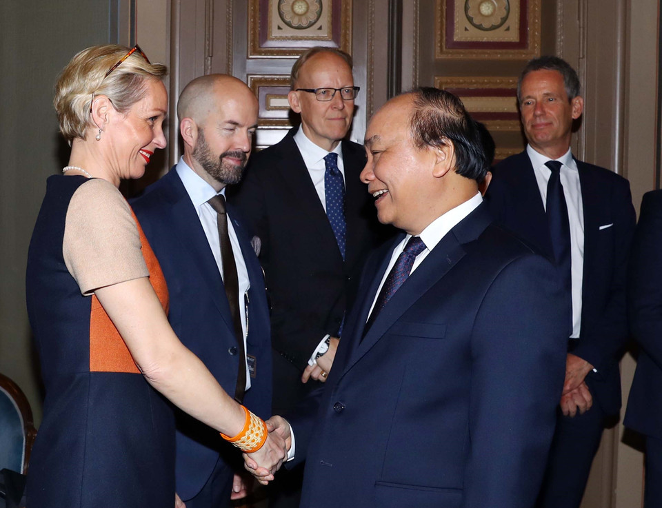 越南政府总理阮春福与瑞典大型集团领导会面。图自越通社