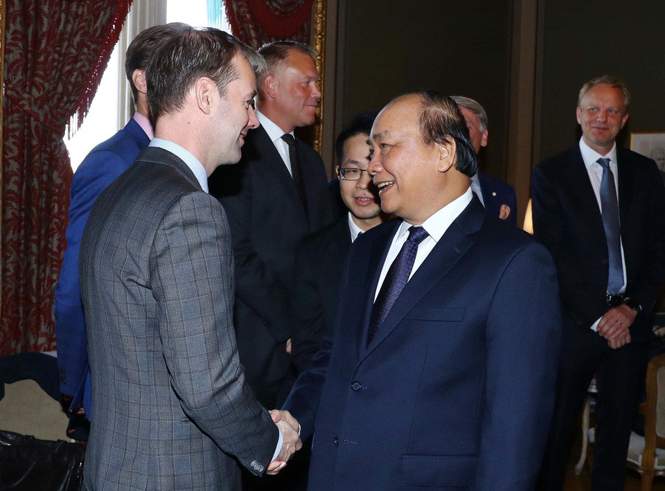 越南政府总理阮春福与瑞典大型集团领导会面。图自越通社