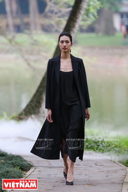 2019年秋冬季越南时尚风格。图自《越南画报》