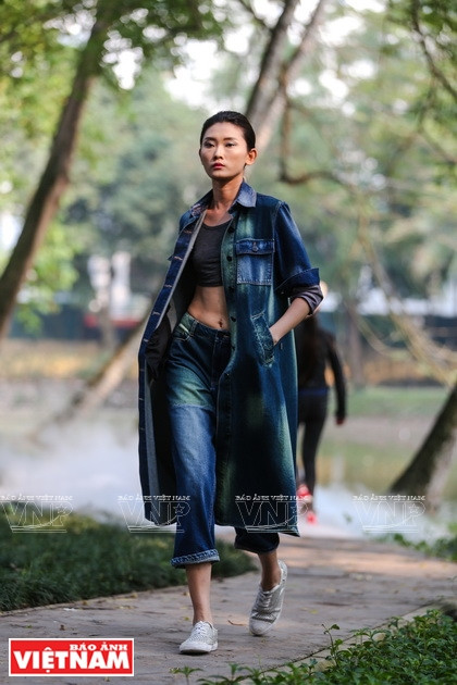 2019年秋冬季越南时尚风格。图自《越南画报》