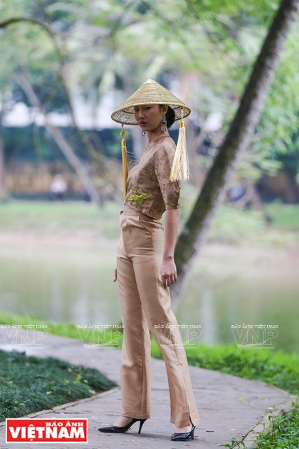 2019年秋冬季越南时尚风格。图自《越南画报》