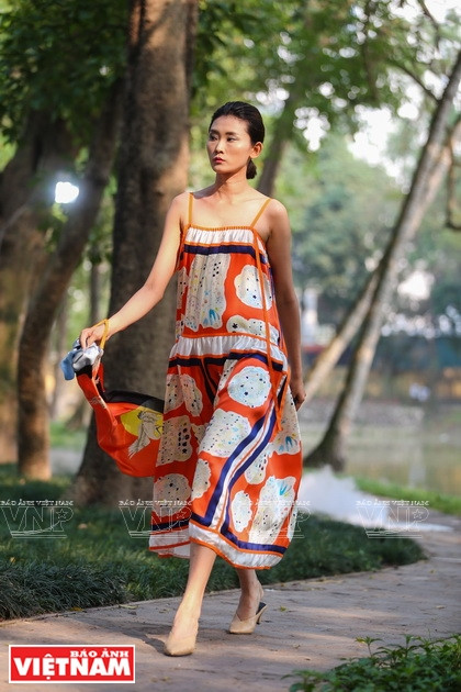 2019年秋冬季越南时尚风格。图自《越南画报》