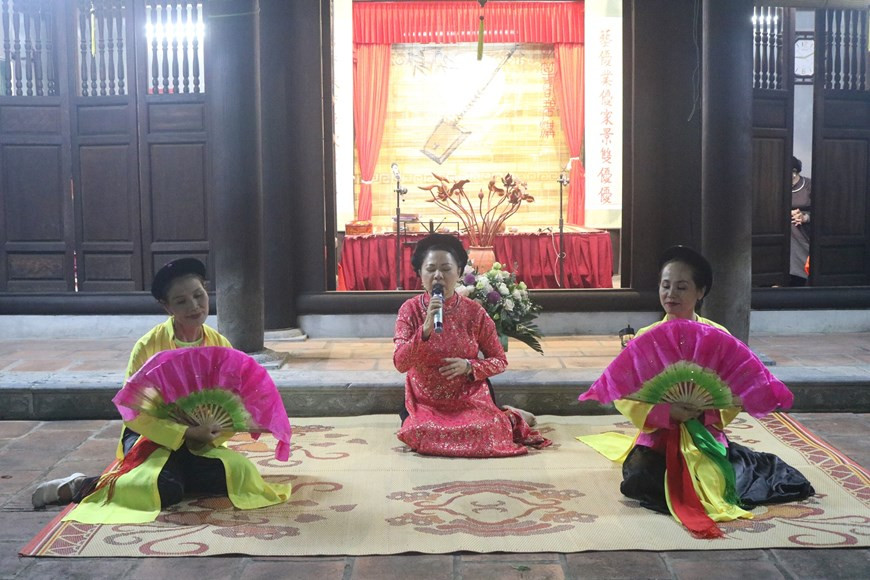 自从被列入世界非文化遗产名录以来，歌筹表演活动在社区文化生活中越来越多。碧沟歌筹俱乐部的定期表演活动为使这一遗产更接近现代公众作出贡献。Vietnam+记者秋鸳 摄