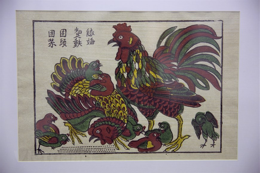 在展会上展示的东湖画。Vietnam+记者微妙 摄