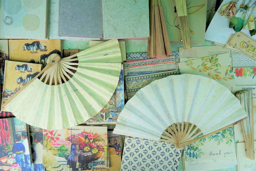 使用莎草纸制作的产品。Vietnam+记者明孝 摄