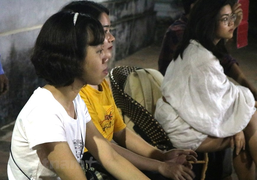 优秀艺术家云梅分享说，最值得高兴的是青年一代主动前来欣赏旨在更加了解民族的传统文化。Vietnam+记者秋鸳 摄