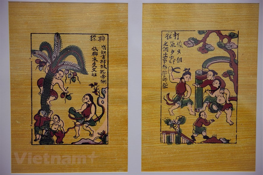 在展会上展示的东湖画。Vietnam+记者微妙 摄