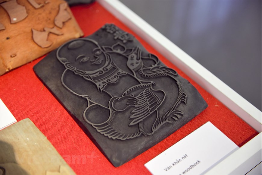 制作东湖画的工具。Vietnam+记者微妙 摄