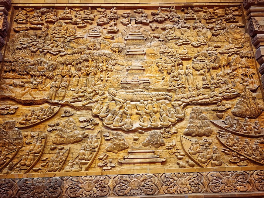 描绘佛教故事的1.2万副浮雕。Vietnam+记者春梅 摄