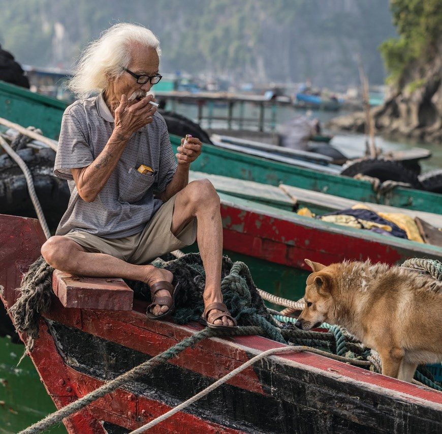 多年从事海产捕捞工作的梅功寿渔民表示，早晨的下龙鱼市场是当地有着数十甚至数百年历史的鱼市场。图自Vietnam+