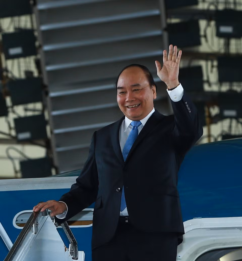 应美国总统特朗普的邀请，河内时间5月29日晚，越南政府总理阮春福一行抵达约翰·肯尼迪国际机场。（图片来源：越通社）