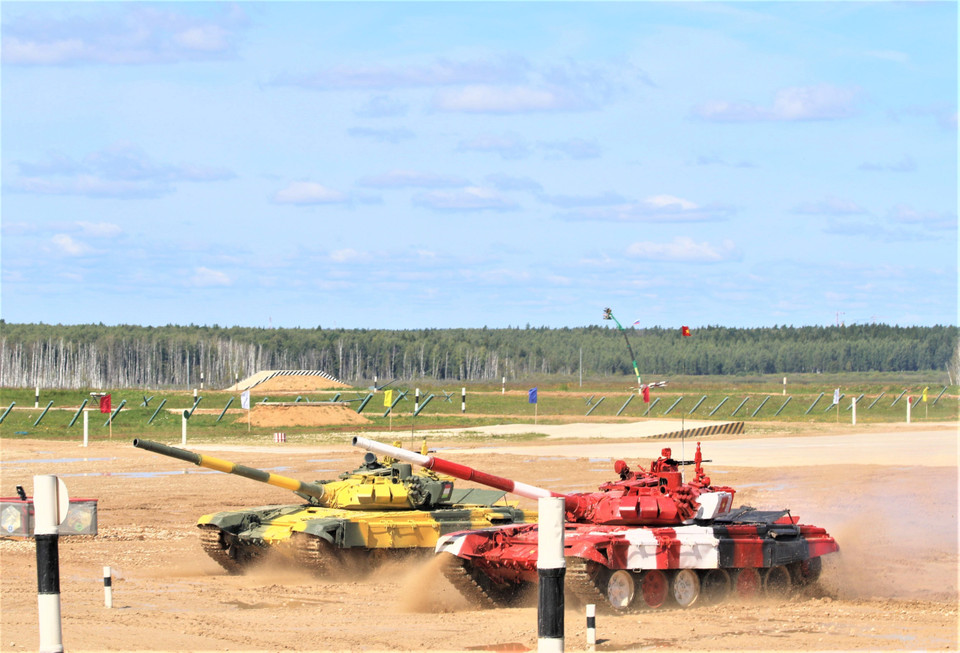 越南坦克队以2小时39分34秒的成绩排名第一。越通社记者杨志 摄