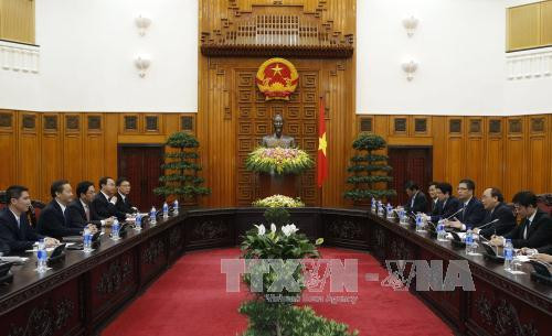  越南政府总理阮春福会见中国广西壮族自治区党委书记彭清华。