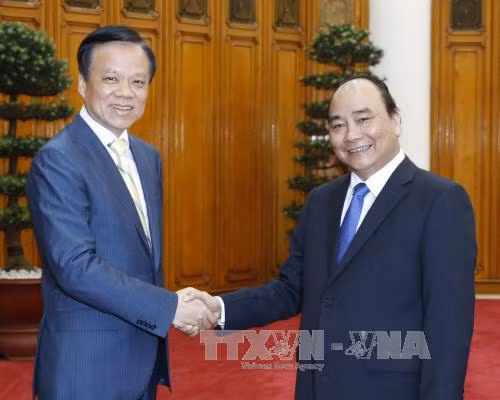  越南政府总理阮春福会见中国贵州省委书记陈敏尔。