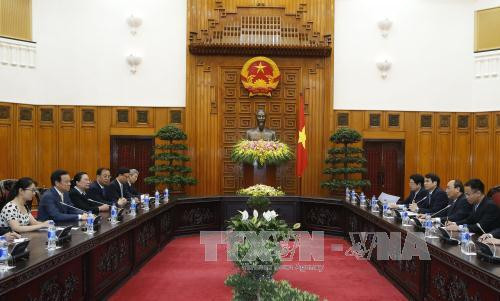  越南政府总理阮春福会见中国贵州省委书记陈敏尔。