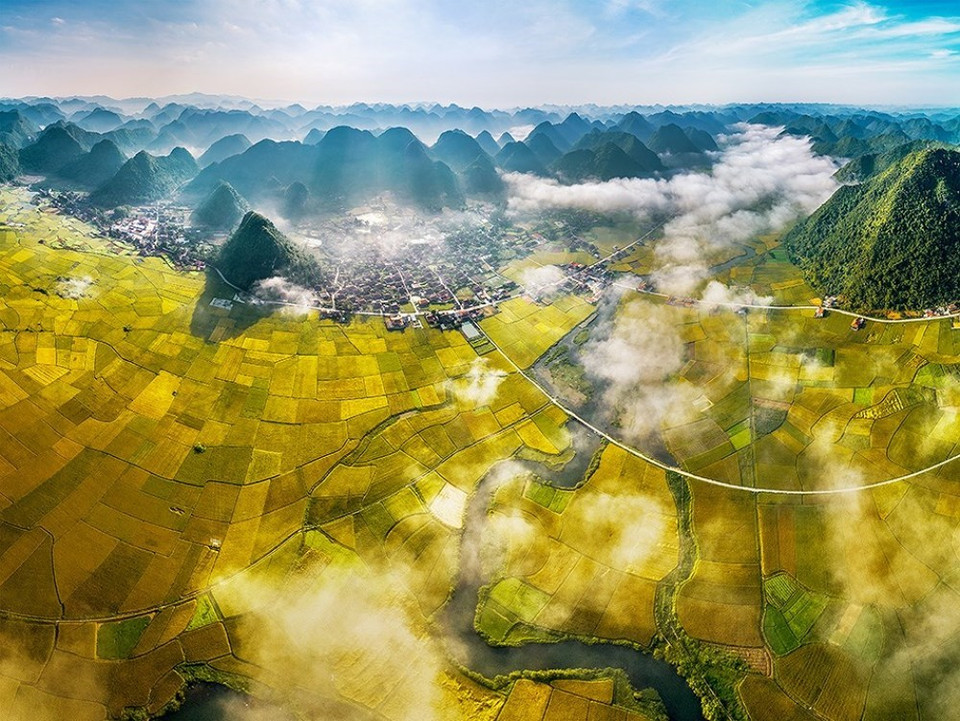 裴荣顺摄影师的“北山的黄金田地”作品。图自组委会