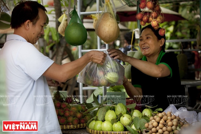 水乡水果店。图自《越南画报》