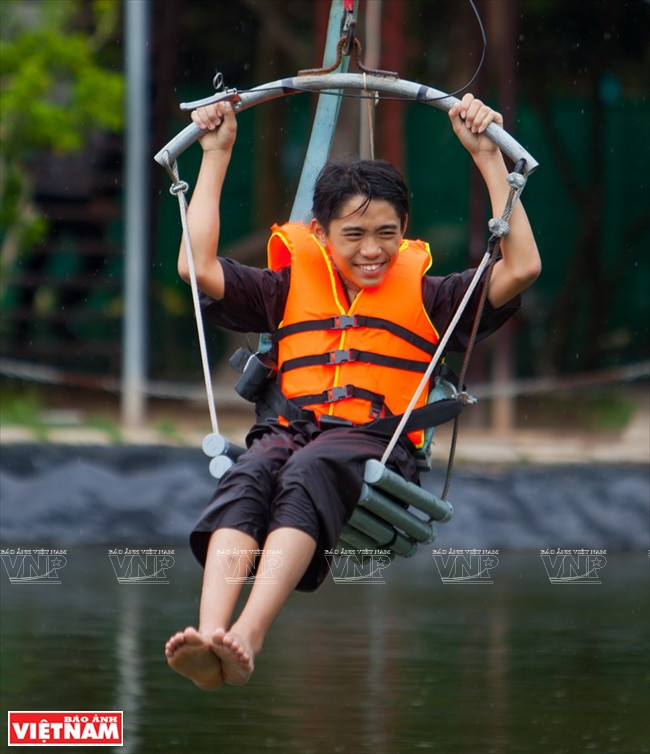 学生们参加檳椥省暑期活动。图自《越南画报》 