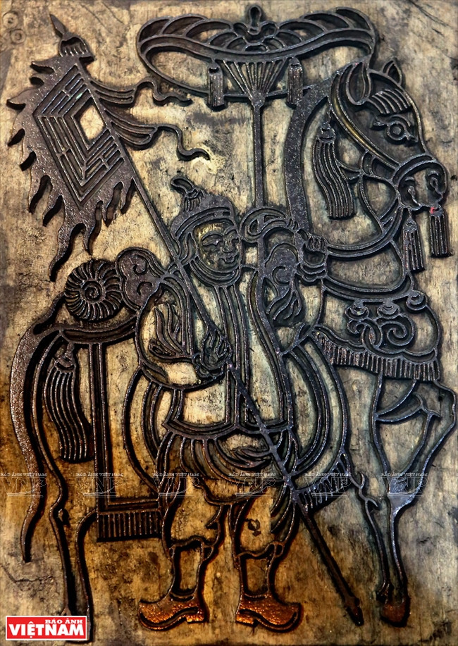 展览会展出的作品。图自《越南画报》