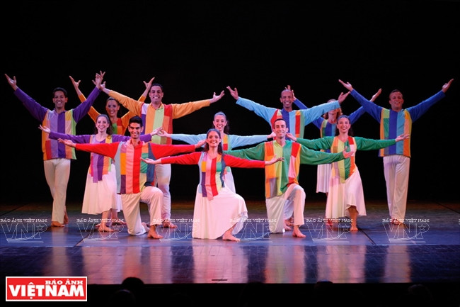 《以色列精华》活动共有14名演员。（图片来源：越南画报）