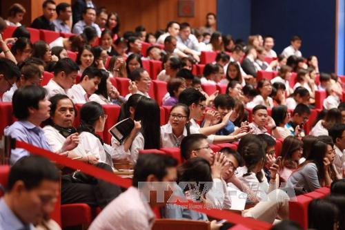  奥巴马总统对越南青年人发表重要演讲。