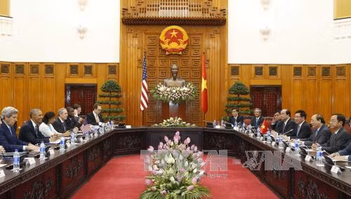  越南政府总理阮春福会见美国总统奥巴马。