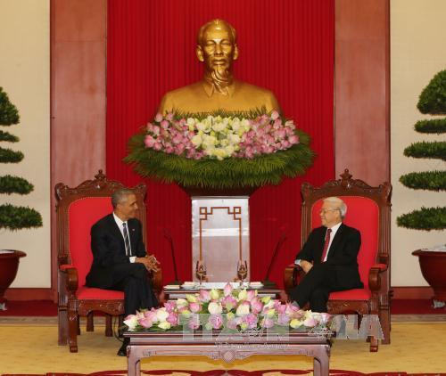 越共中央总书记阮富仲会见美国总统奥巴马。