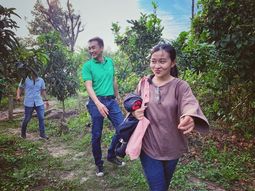 来到芹苴市游客一定要去参观果树园并亲手采摘水果。图自Vietnam+