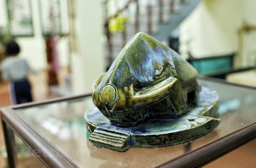 优秀艺人陈南雀的独特水牛园陶瓷系列作品一方面富有传统文化价值，一方面再现佛教冥想境界里的水牛形象。作品专辑里拥有数十个与越南传统文化和农业生产活动相关的动物的作品。凭借自己的创造力，优秀艺人陈南雀希望再现童话里和佛教中的水牛形象。优秀艺人陈南雀18个独特的水牛园陶瓷系列作品。图片来源：Vietnam+