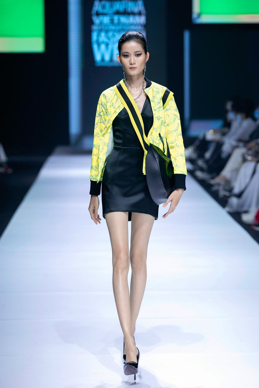 “The new black”服装集锦。图自 Vietnam+