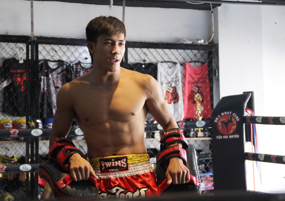 越南武士阮陈维一连续7次在泰拳赛项获得冠军。图片来源：越通社