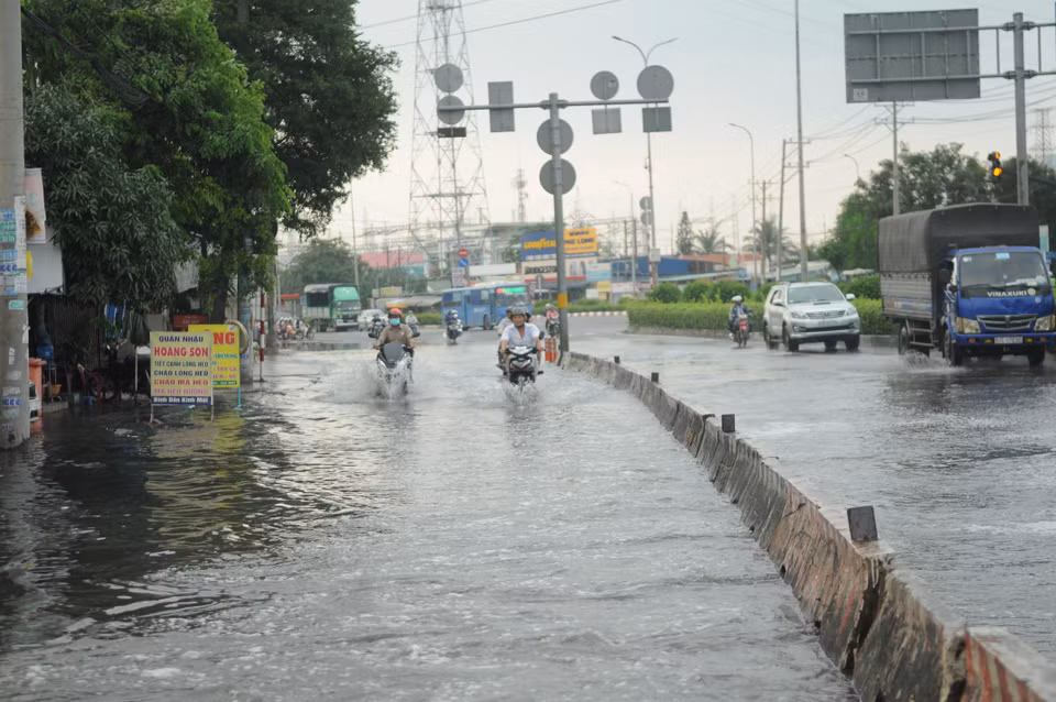 9月29日，因潮汐高涨引起胡志明市多地严重淹水。图自越通社