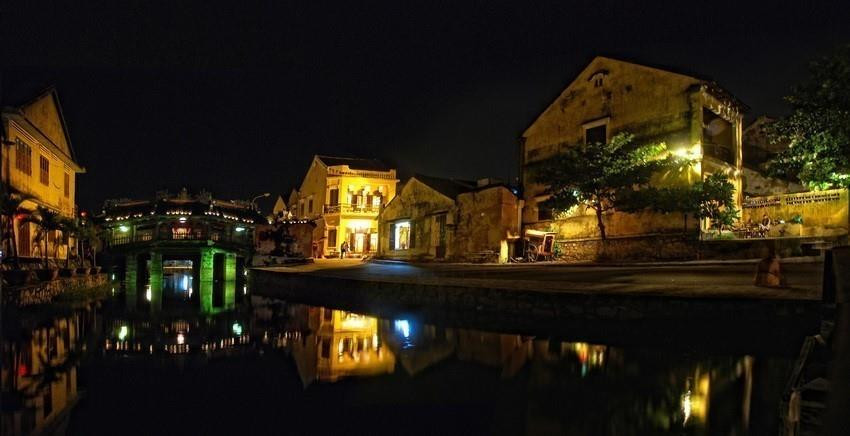 会安古镇夜景。图自越通社