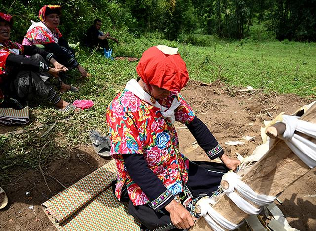 经过一次受戒仪式的男人才有资格成为社会的成员并获许参加瑶族各个宗教仪式并被公认为盘王（瑶族同胞始祖）之子孙。（维灵 摄）