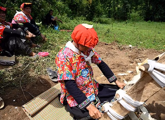 经过一次受戒仪式的男人才有资格成为社会的成员并获许参加瑶族各个宗教仪式并被公认为盘王（瑶族同胞始祖）之子孙。（维灵 摄）