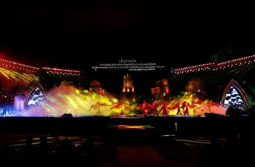 会安古镇和美山圣地被联合国教科文组织列入世界文化遗产名录20周年纪念典礼。图自越通社