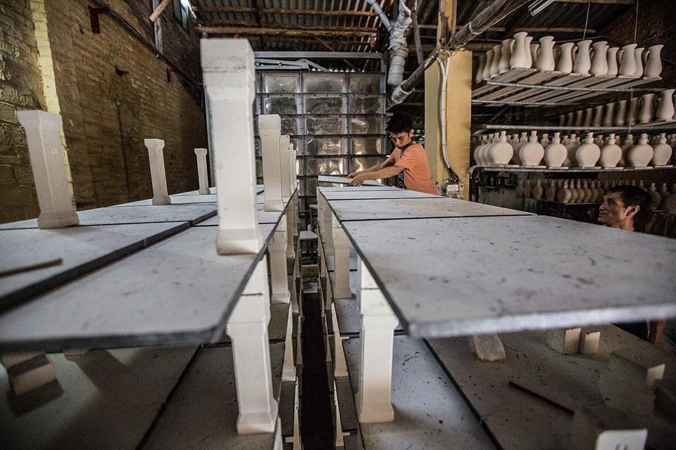 钵场陶瓷的生产厂。图自越通社