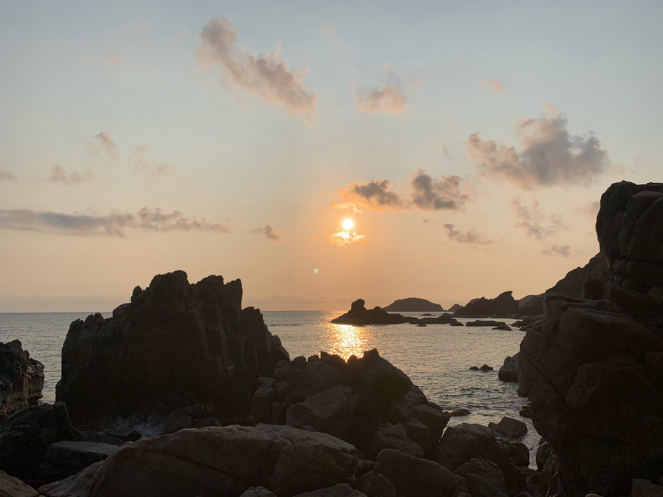 风峡的黄昏。图自越通社