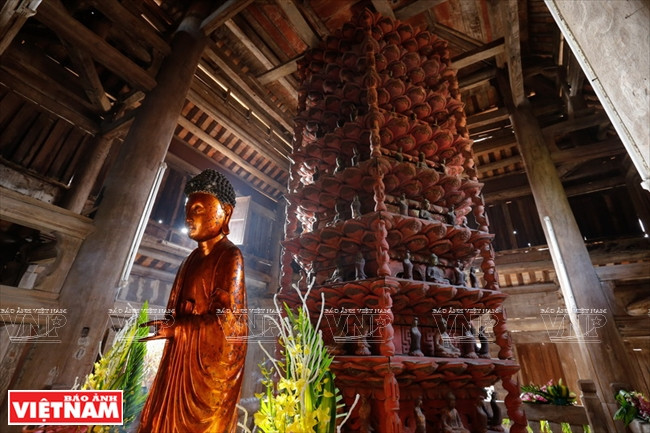 90平方米的品房设有一尊佛像和九品莲花塔。图自《越南画报》