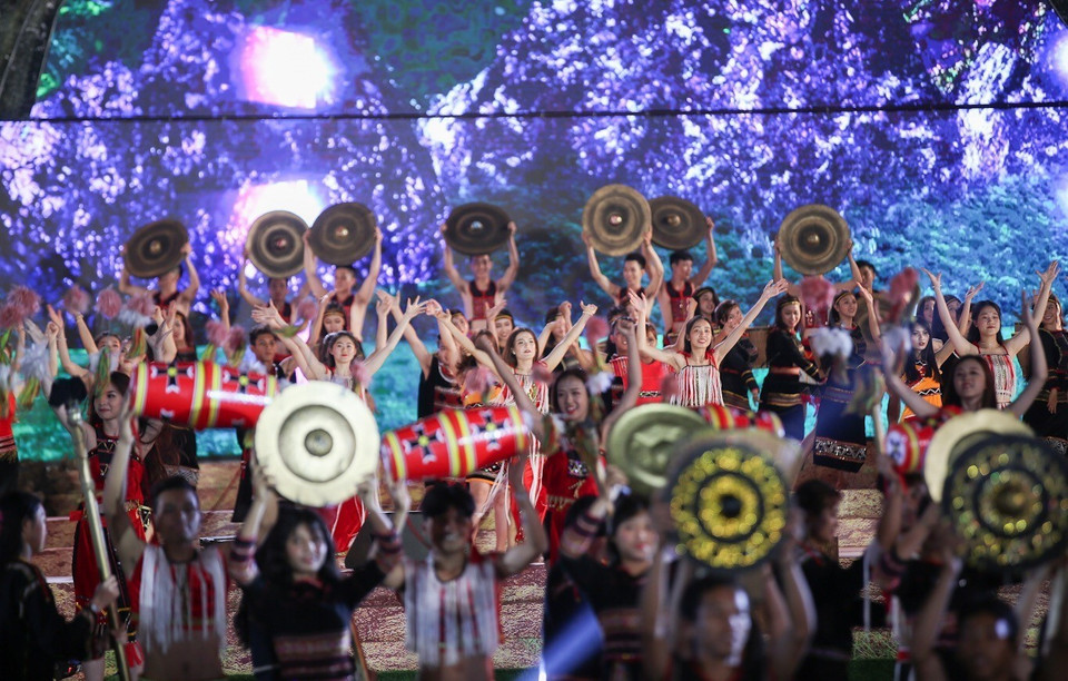 2019年第七届邦美蜀咖啡节开幕式的文艺表演。图自越通社