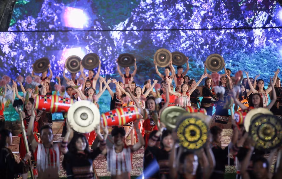 2019年第七届邦美蜀咖啡节开幕式的文艺表演。图自越通社