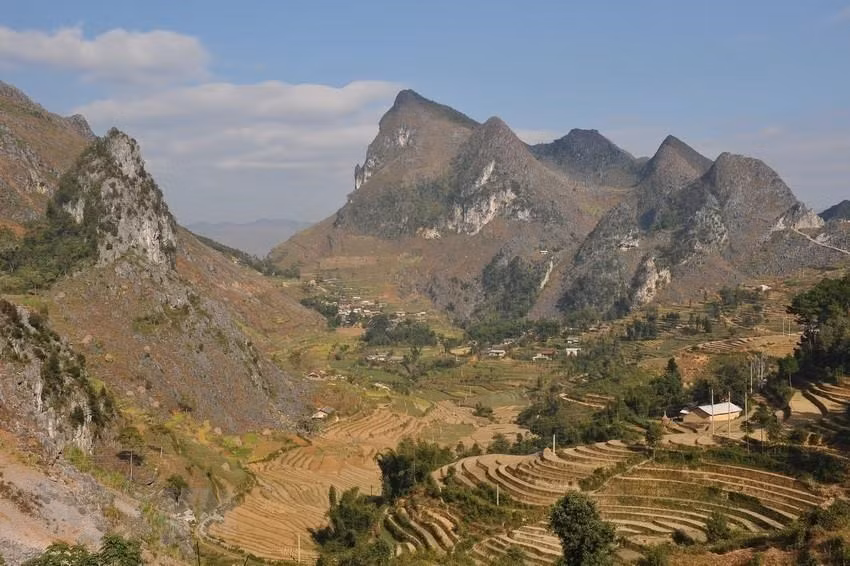 同文岩石高原的岩山。图自越通社