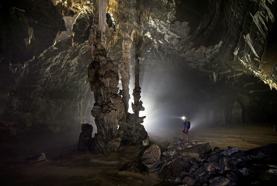 获得三等奖的黎德达摄影师作品《仙洞的钟乳石》。（图片来源：越通社）